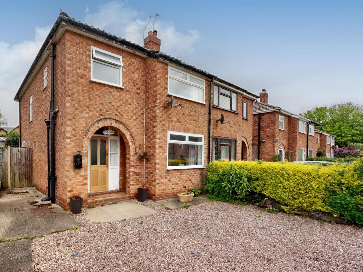 The Hawthorns Villa Честър Екстериор снимка
